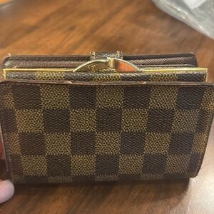 Authentic Louis Vuitton Damier Ebene kiss lock wallet